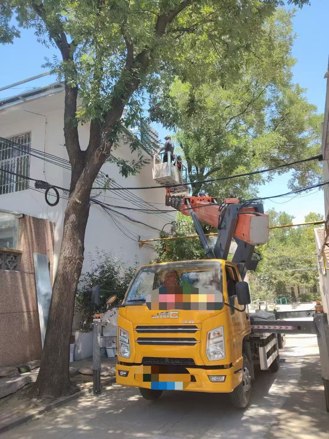 铁锋区高空作业车能吊装重物吗？最大承载多少公斤？