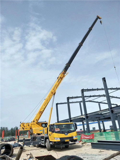 铁锋区超高层建筑钢结构吊装案例